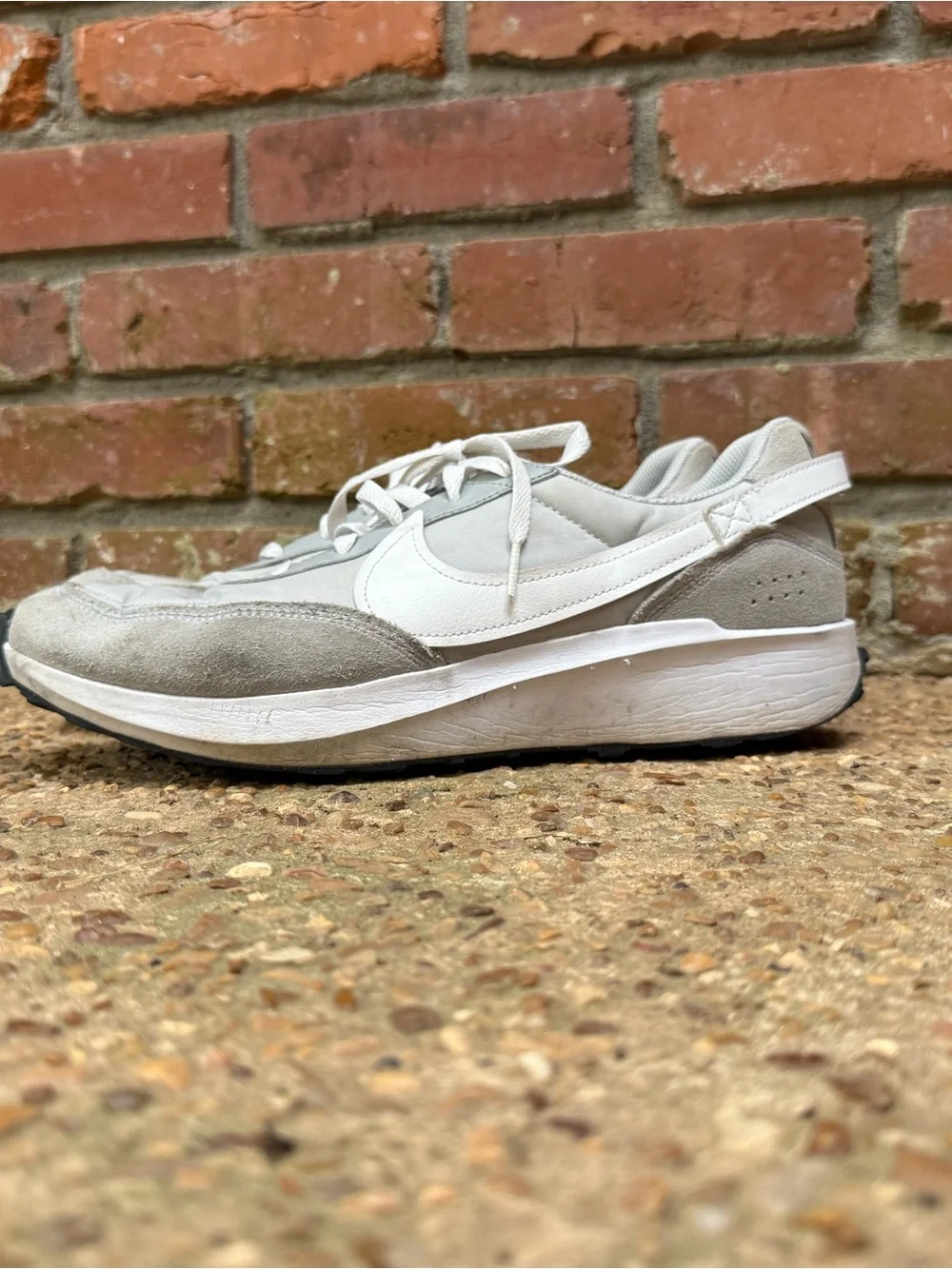 Men's Nike Casual Lace-Up Sneakers in Light Gray